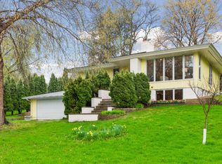 2184 Rosewood Ln N, Roseville, MN 55113