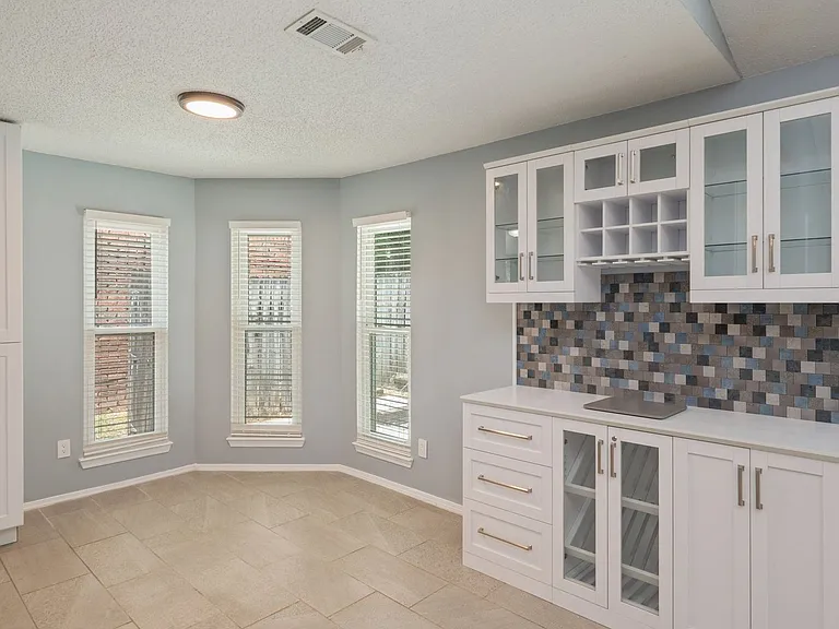 804 Sparkleberry Cv — Photo 9