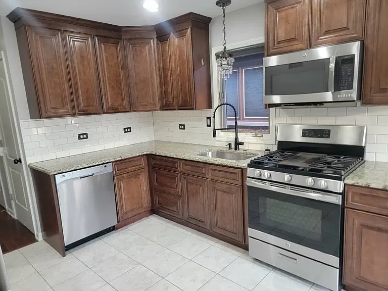 11134 S Sawyer Ave — Photo 6