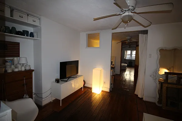Rented by Brooklyn Real Inc | media 11