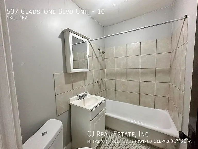 537 Gladstone Blvd #10 — Photo 9