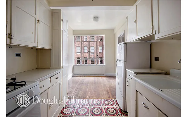 Sold by Douglas Elliman | media 4