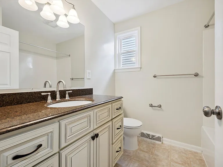 113 S Worthington St — Photo 12