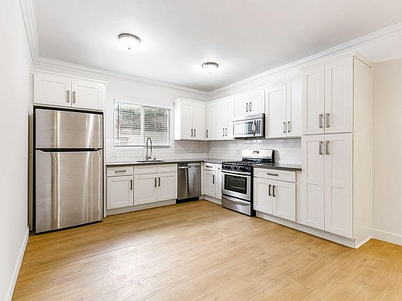 4th image of 5135 Marathon St APT 6