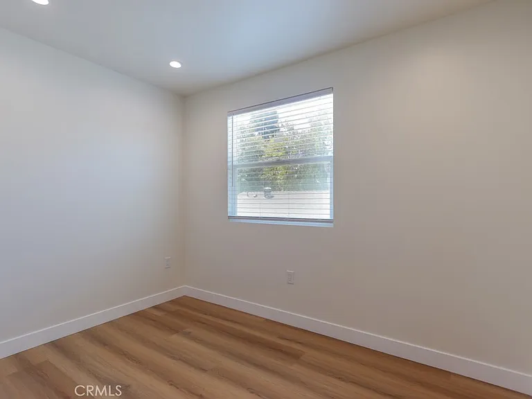 5221 E Willow — Photo 15