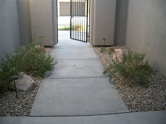 4th image of 2807 Fort Silver Dr