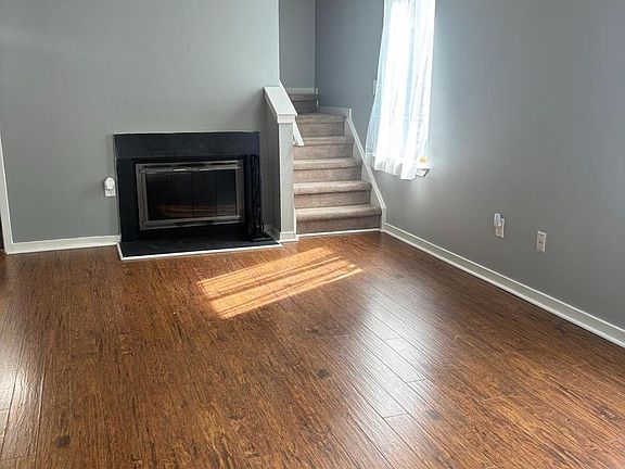 4th image of 1303 Roberts Way
