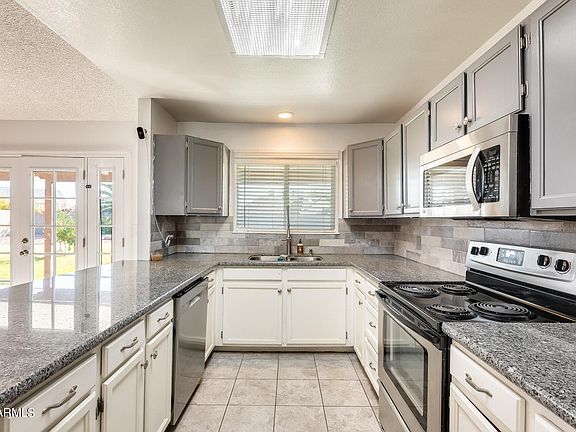 3rd image of 4625 W KIMBERLY Way