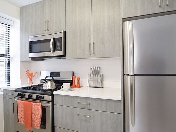 2nd image of 2400 Webb Ave APT 3L