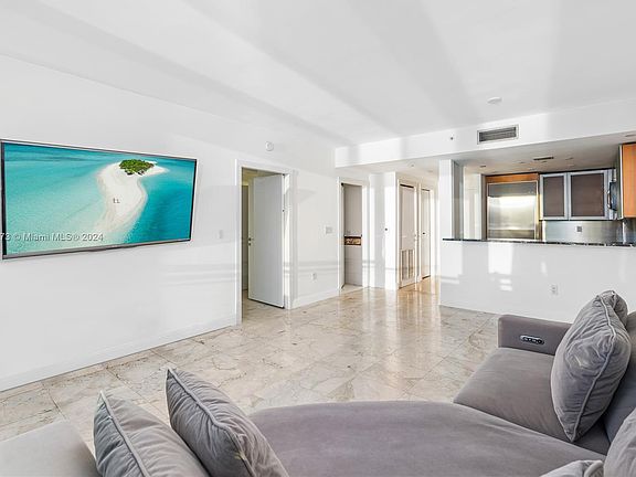 3rd image of 520 West Ave APT 604