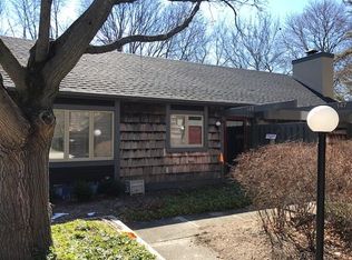 146 Lakefield Ct, Wind Point, WI 53402