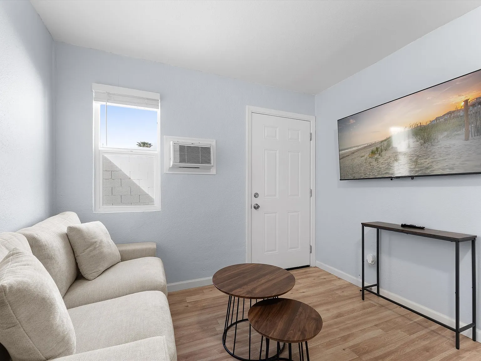 1 bed, 300 sqft, $2,250 — Photo 4