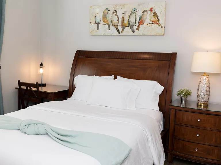 Guest Bedroom 3 (Queen Bed)