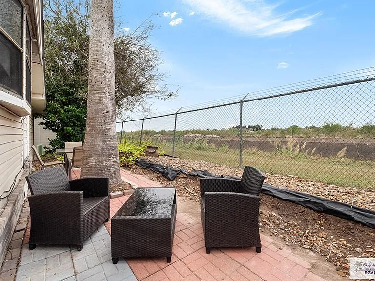 70 Palm Ln — Photo 18