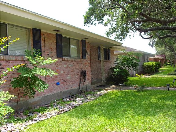 3rd image of 609 Brock Dr