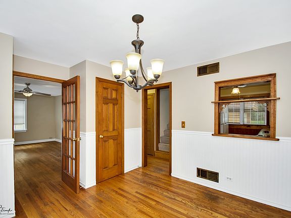 3rd image of 202 S Ashland Ave