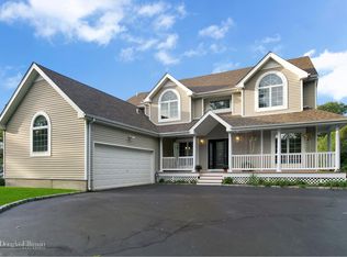 310 Oakwood Rd, Port Jefferson, NY 11777