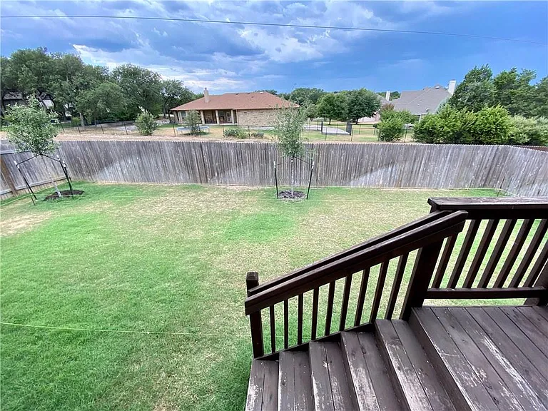 821 Richardson Ln — Photo 27