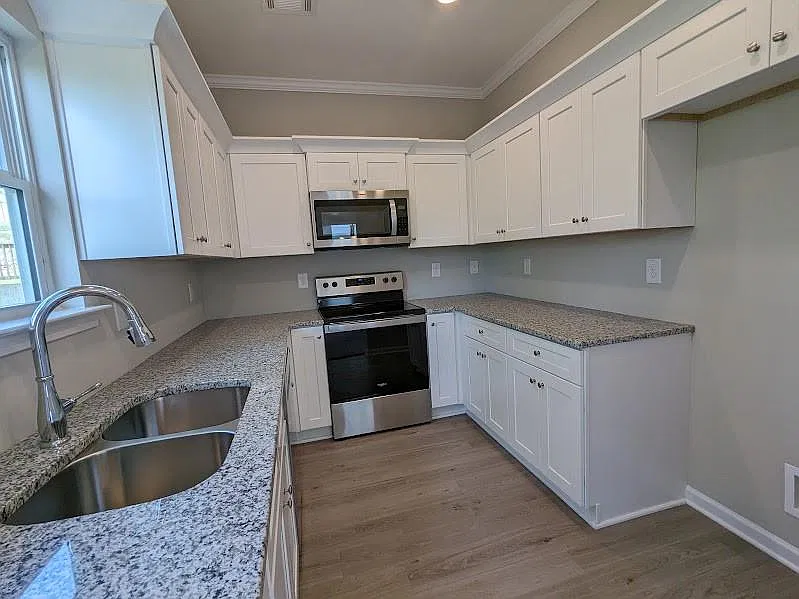 3 bed, 2.5 bath, 1604 sqft, $2,099 — Photo 4