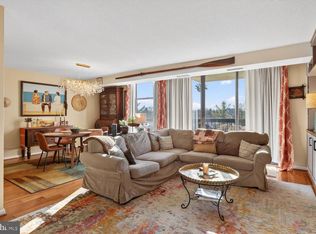 1016 S Wayne St APT 302, Arlington, VA 22204