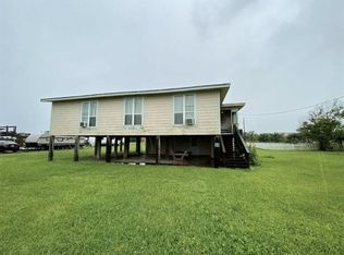 1106 W Canal Dr, Pt Bolivar, TX 77650