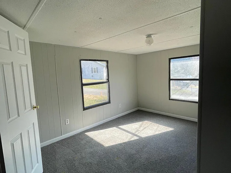 60 Circle Dr — Photo 16