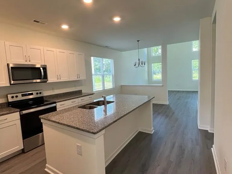 1417 Creekfront Dr — Photo 5