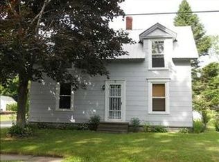 52 Water St, Newport, ME 04953