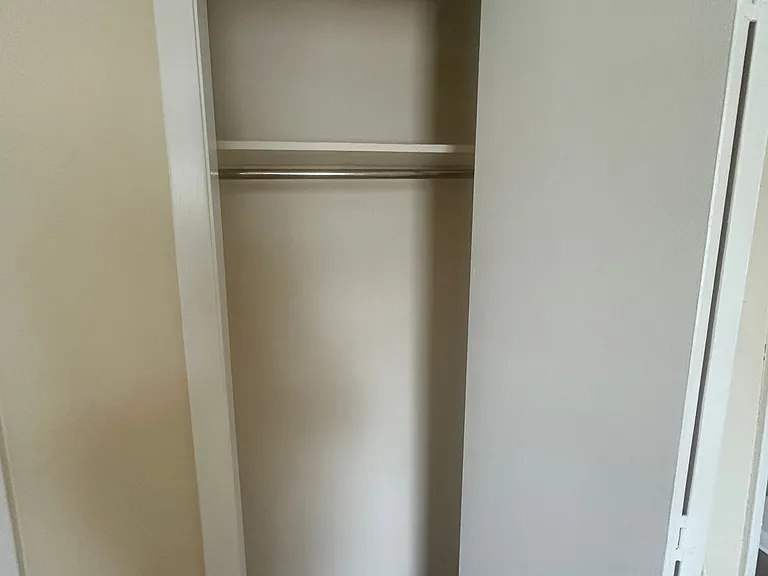 Chimney Creek Apartments — Photo 11