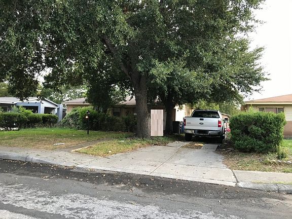 2nd image of 234 Carmen Pl