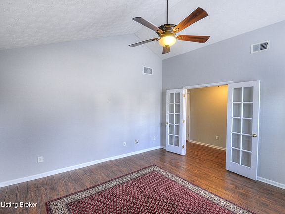 3rd image of 1101 Hemlock Ct