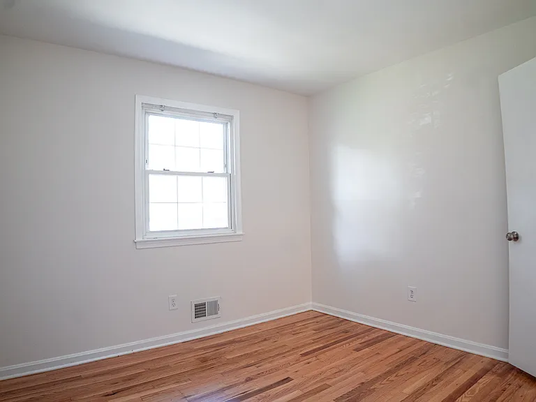 13227 Sturbridge Rd — Photo 52