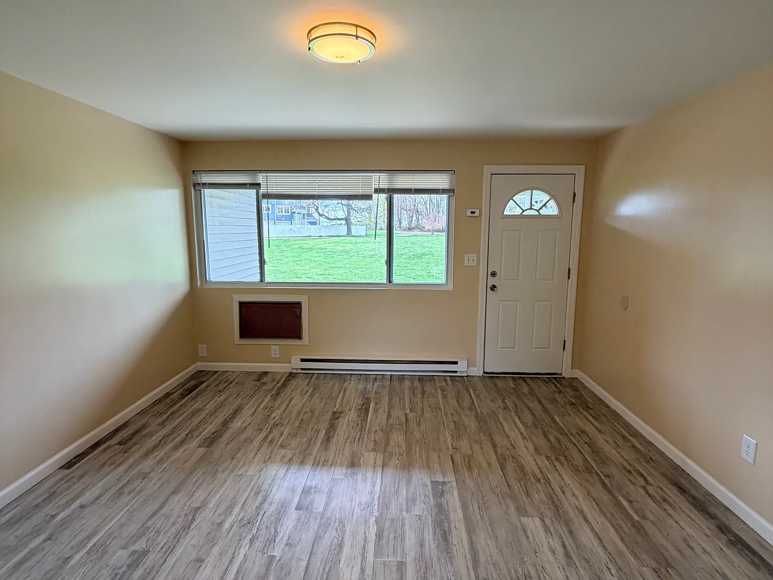 Studio, $1,350 — Photo 3