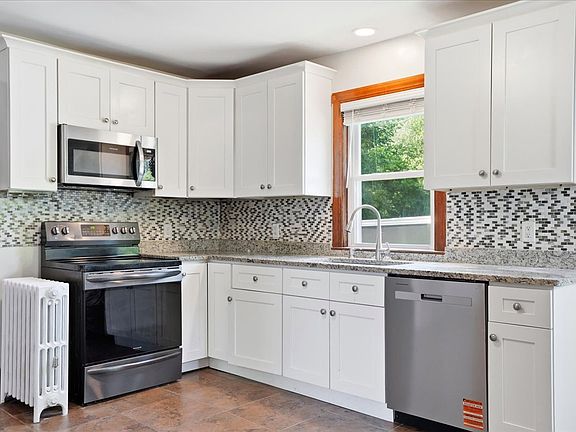 4th image of 352 Beulah St #1