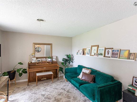 4th image of 2913 Radney Ln