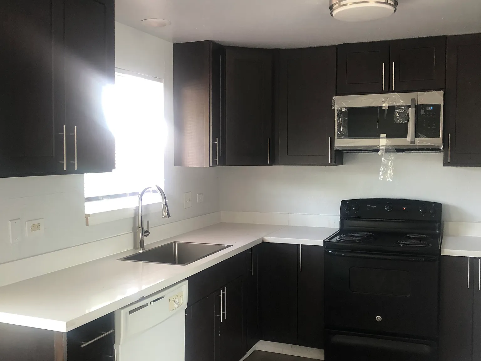3 bed, 850 sqft, $1,850 — Photo 2