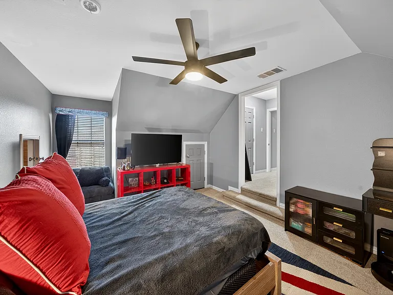 301 Foxcroft Ln — Photo 32