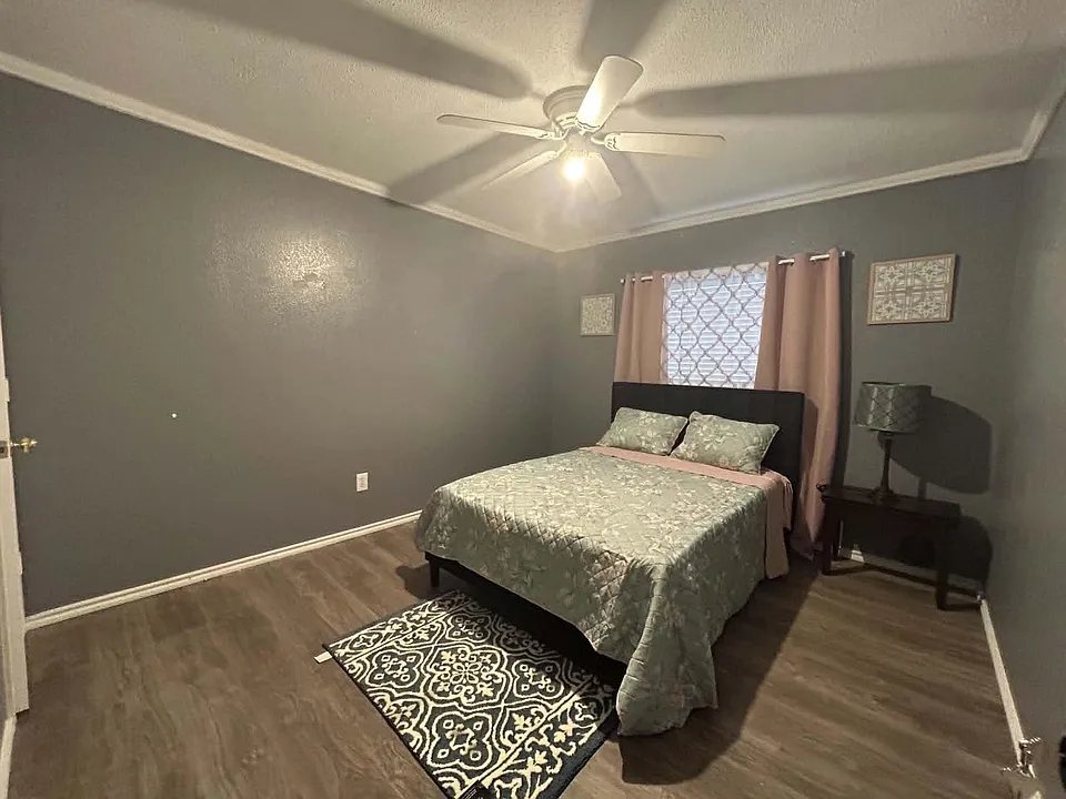 Chapel Ridge Dr