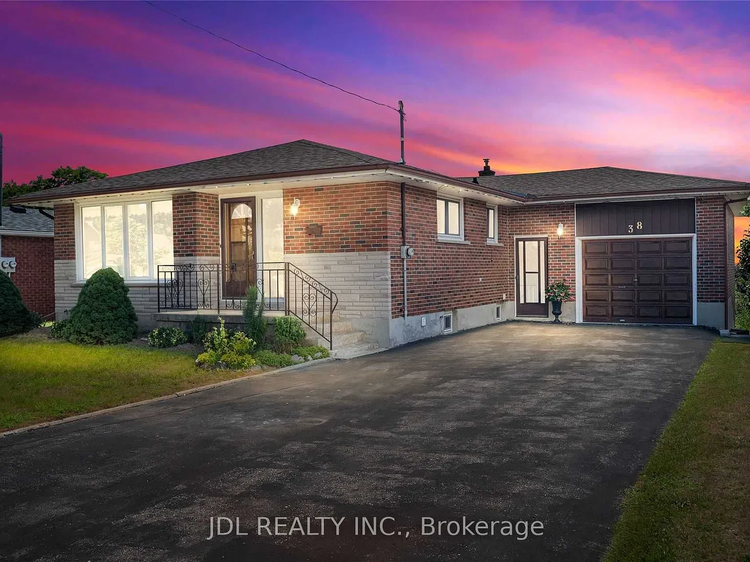 3 bed, $2,560 — Photo 1