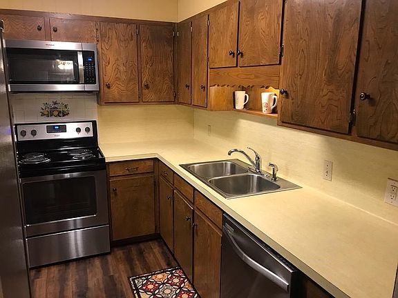 4th image of 2808 Amberwood Dr