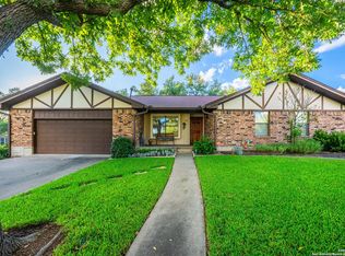 406 Crest Ridge Dr, Kerrville, TX 78028