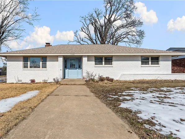 1521 W Gum St, Rogers, AR 72758