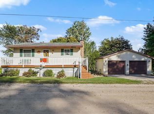 2372 Lakeview Dr, Hale, MI 48739