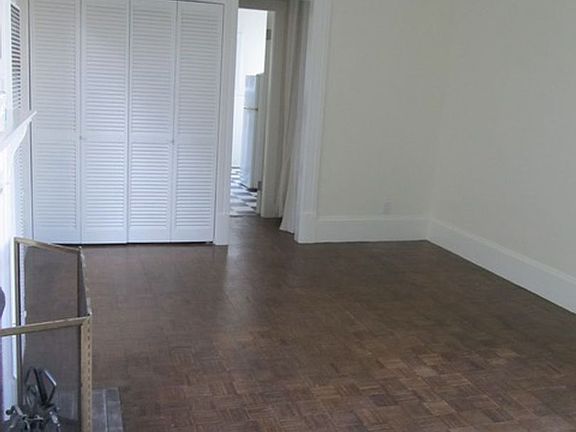 4th image of 31 Bulkley Ave #4