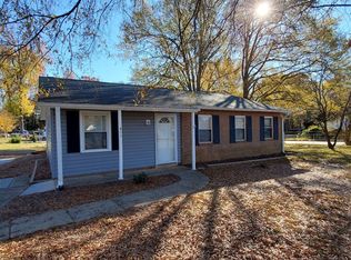 411 Tipperary Dr, Greensboro, NC 27406