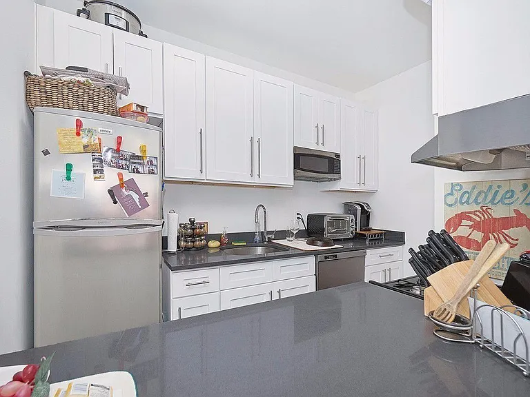 302 Manhattan Ave #2G — Photo 4