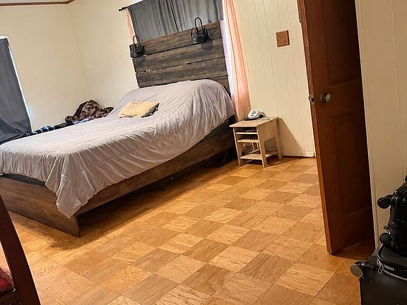 5th image of 104 Yantis Ln