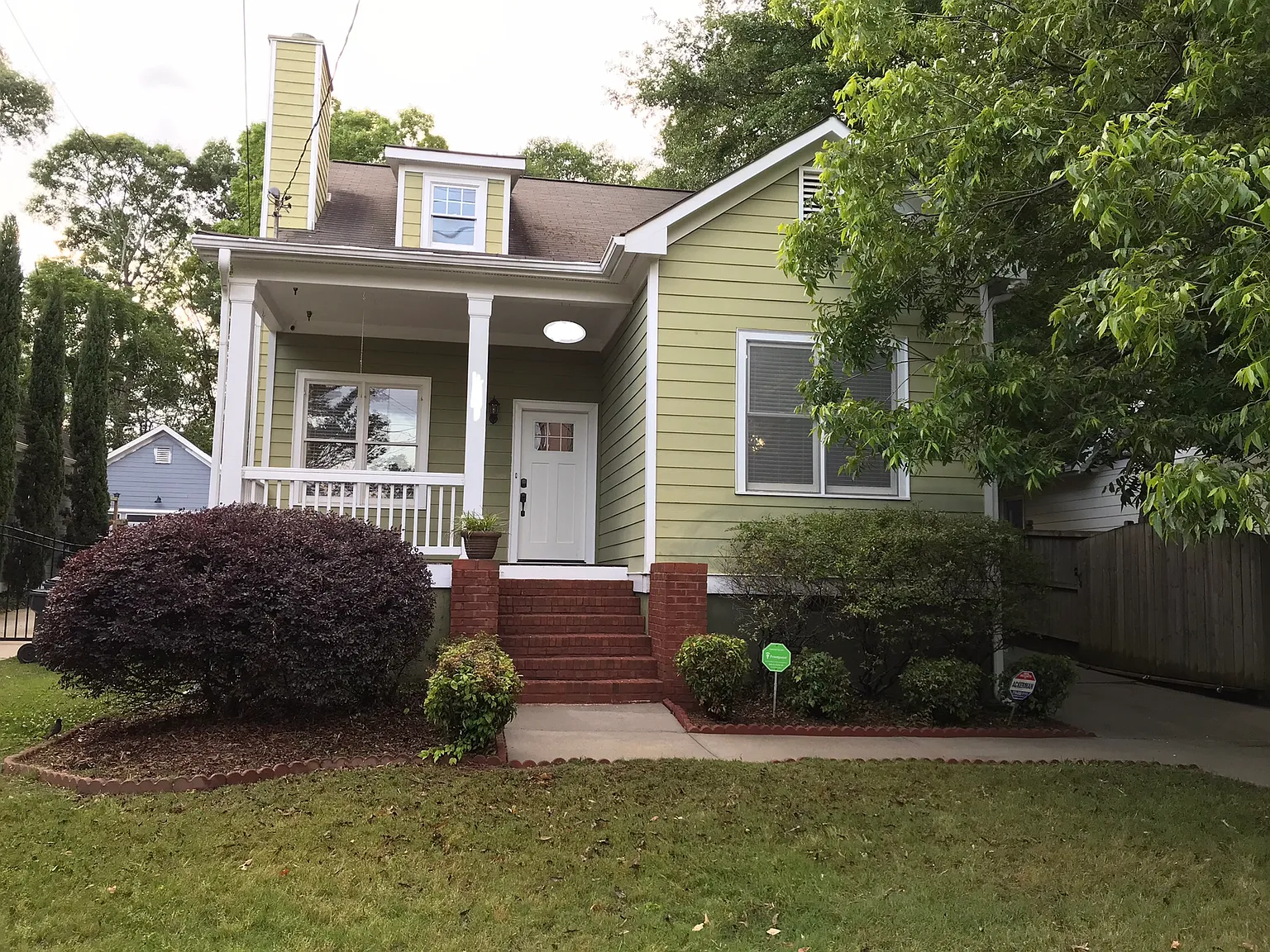 3 bed, 1340 sqft, $2,100 — Photo 2