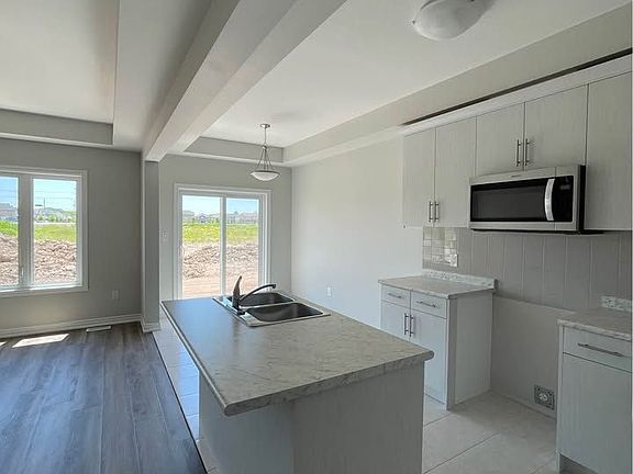 4th image of 9 Sycamore St