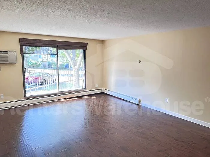 1304 W Medicine Lake Dr #118 — Photo 7